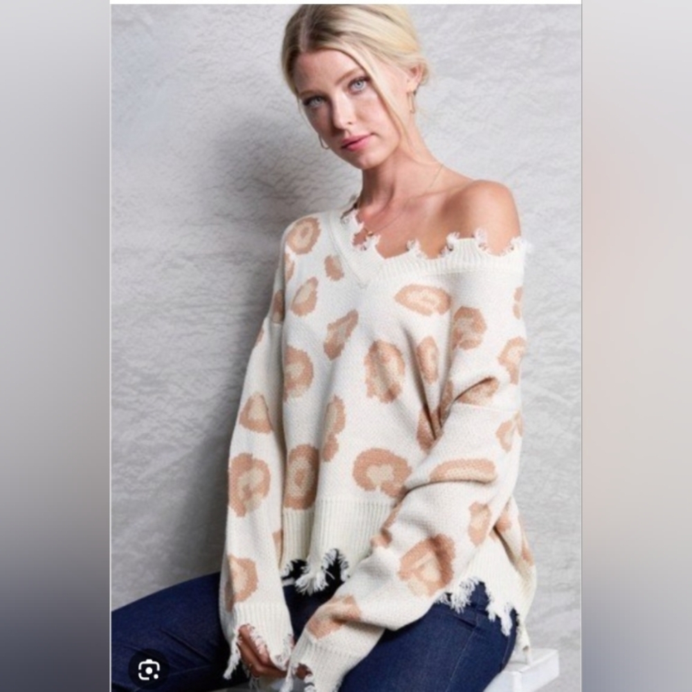 LA MIEL Off-Shoulder Sweater in Cream and Brown
